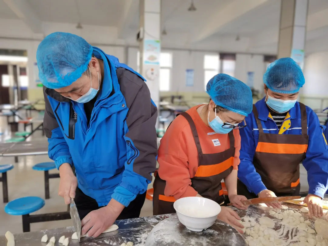 冲床自动化工厂包饺子