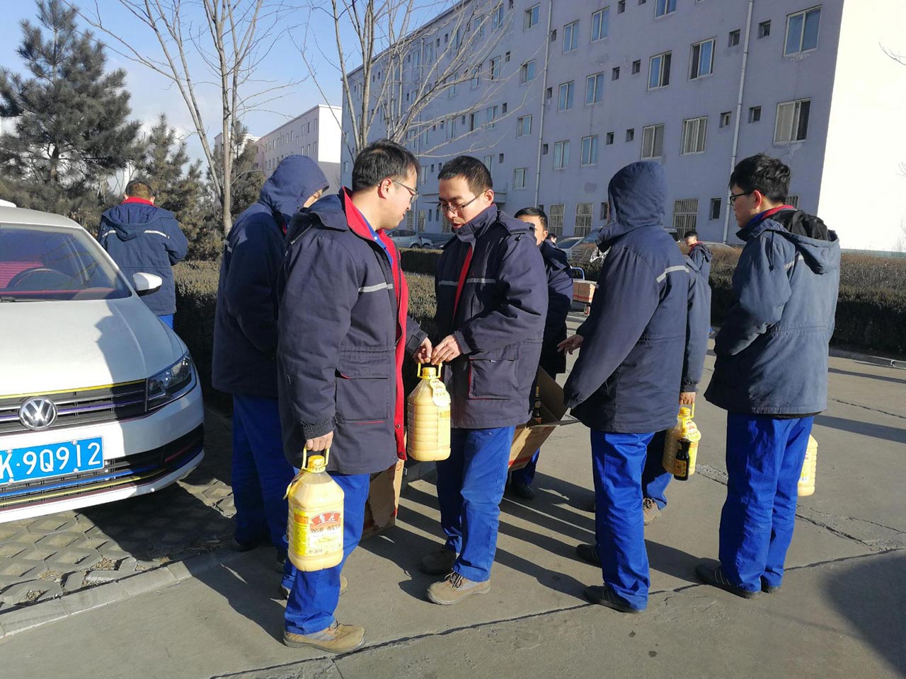 送料机厂新年礼物